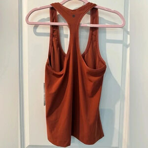 STORI NWT INTRO TANK SIZE 8 IN BRANDY